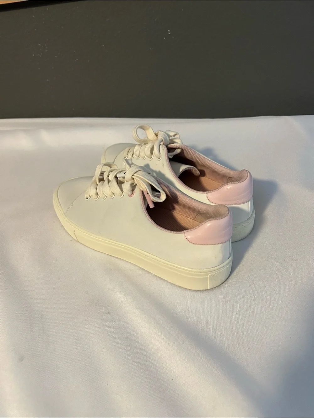 Tory Burch White Low-Top Sneakers with Pink Heel and Lining